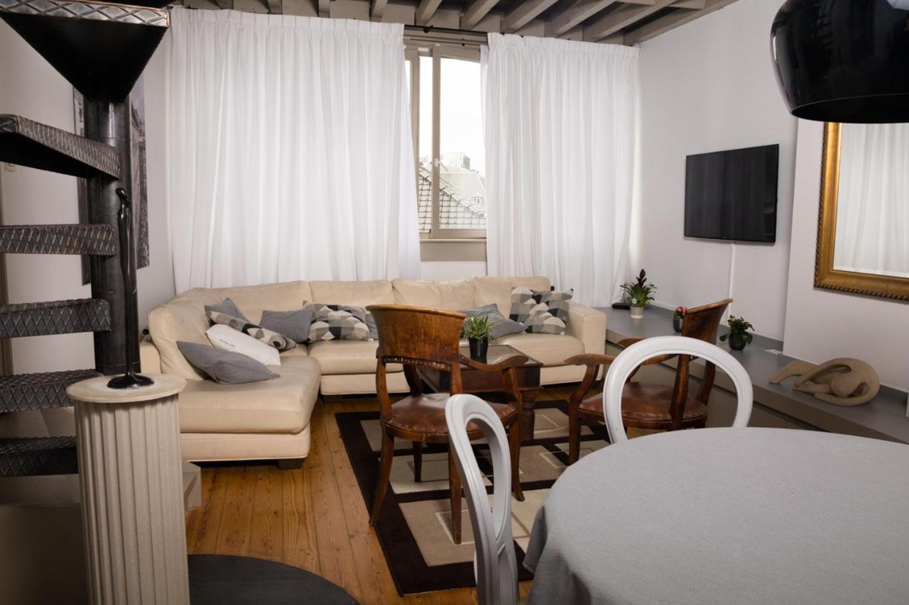 Duplex Dernier Etage Avec Terasse A Deux Pas De La Grand Place Brüksel Dış mekan fotoğraf