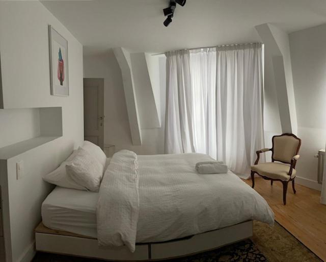 Duplex Dernier Etage Avec Terasse A Deux Pas De La Grand Place Brüksel Dış mekan fotoğraf